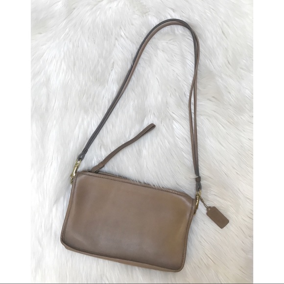 Coach Handbags - Vintage Coach Tan Leather Shoulder Bag